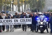Réforme des retraites: en colère contre Macron, les policiers appellent à un black-out total