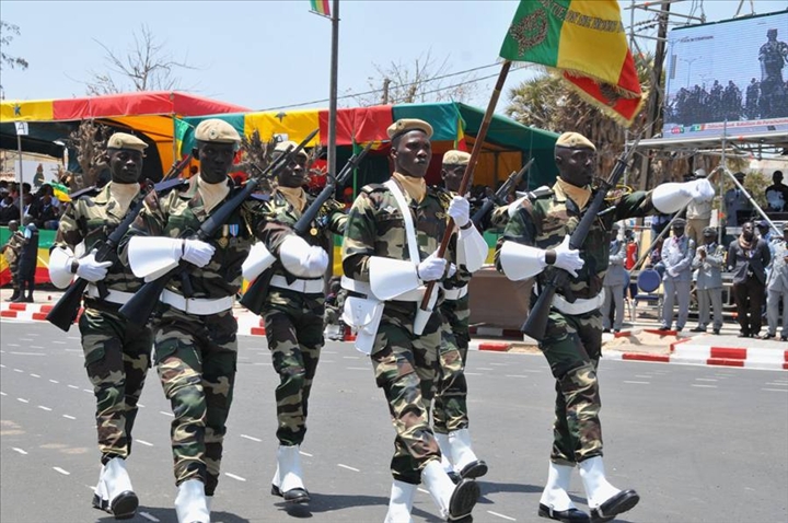 Celebration De La Fete Nationale Espagnole L Armee Senegalaise Defilera A Madrid Ce 12 Octobre Le Courrier Du Soir